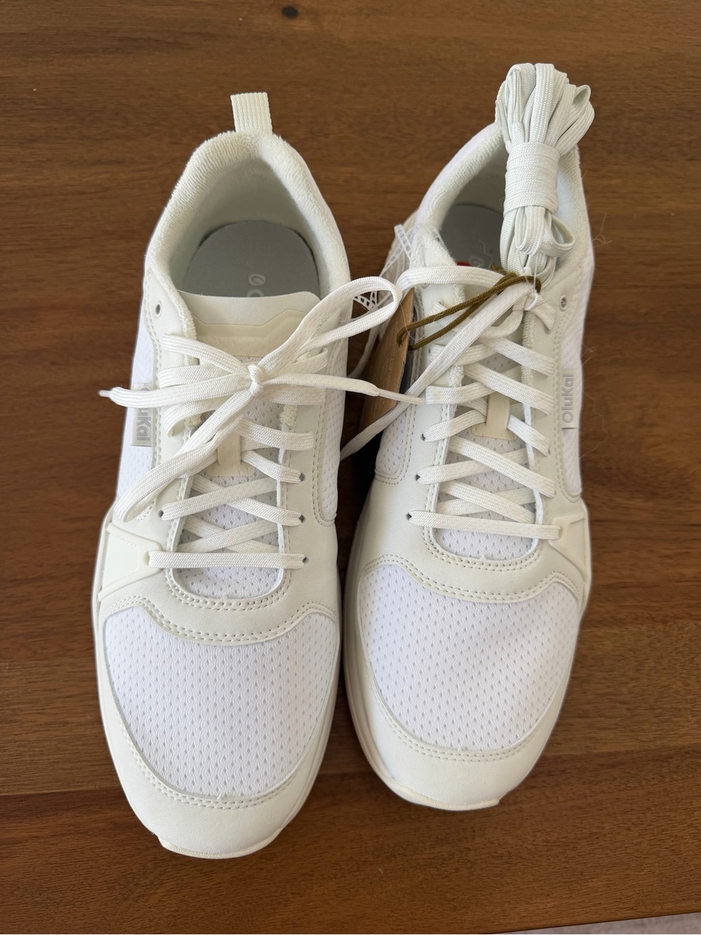 Olukai pickleball Anau size 11 shoes white